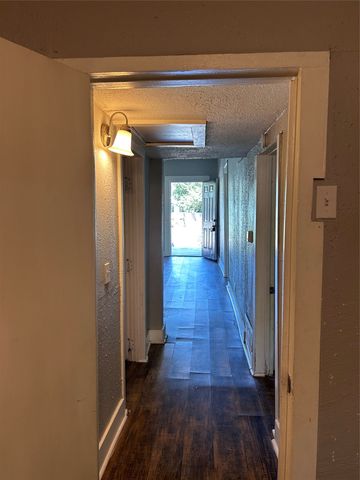 615 S Throckmorton Street, Sherman, TX 75090