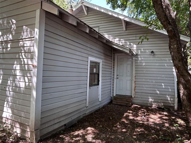 615 S Throckmorton Street, Sherman, TX 75090