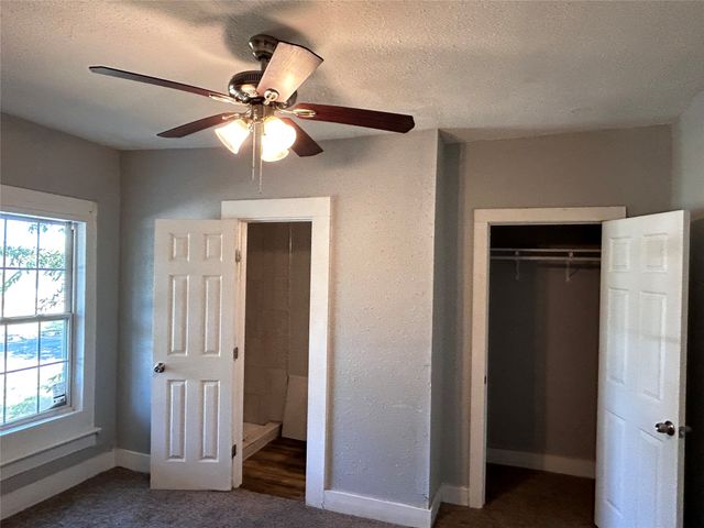 615 S Throckmorton Street, Sherman, TX 75090