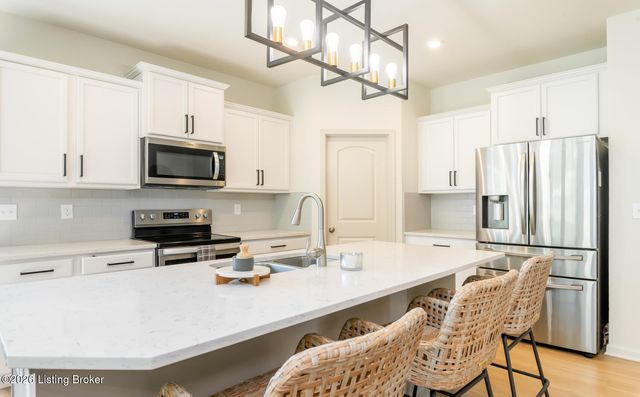 3923 Creek Meadow Dr, La Grange, KY 40031