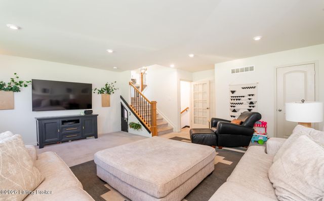 3923 Creek Meadow Dr, La Grange, KY 40031