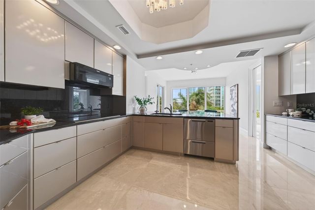 35 WATERGATE DRIVE 502, Sarasota, FL 34236