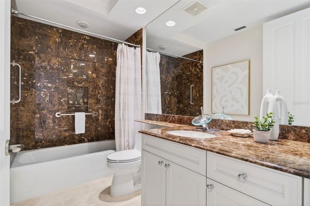 35 WATERGATE DRIVE 502, Sarasota, FL 34236
