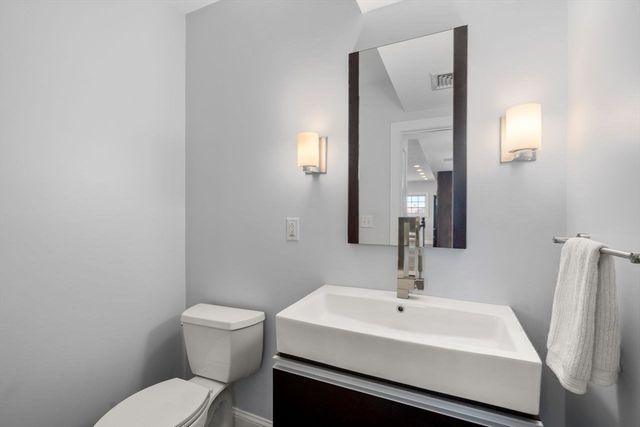 572 Freeport Street 302, Boston, MA 02122