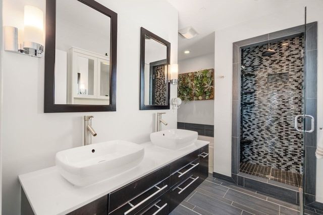 572 Freeport Street 302, Boston, MA 02122