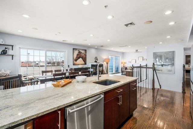 572 Freeport Street 302, Boston, MA 02122