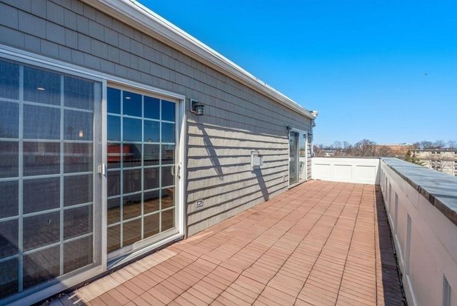 572 Freeport Street 302, Boston, MA 02122