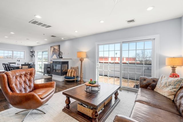 572 Freeport Street 302, Boston, MA 02122