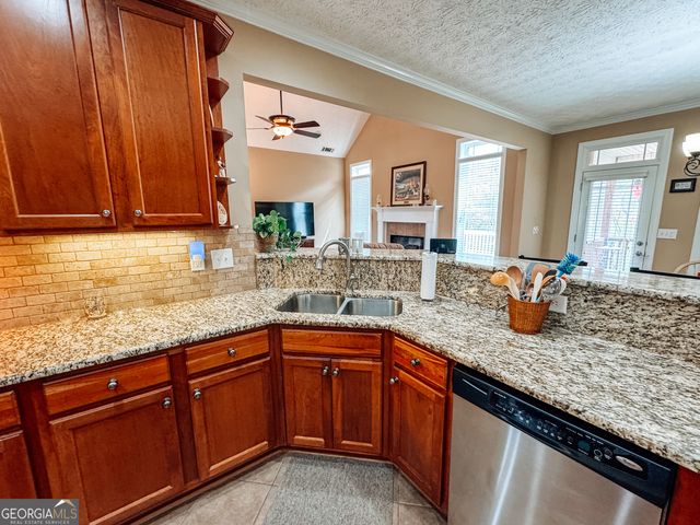 998 Ivy Circle, Concord, GA 30206
