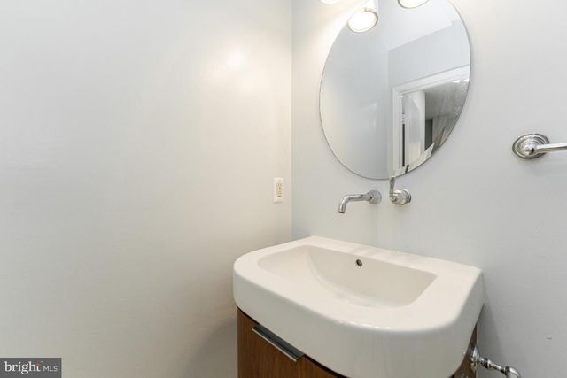 2442 SOUTHGATE SQ, Reston, VA 20191