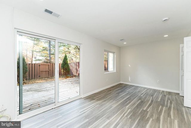 2442 SOUTHGATE SQ, Reston, VA 20191