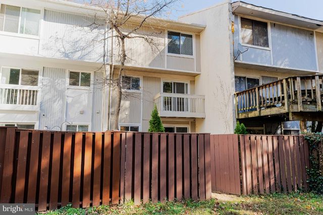 2442 SOUTHGATE SQ, Reston, VA 20191