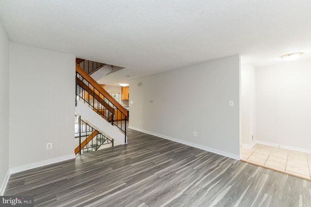 2442 SOUTHGATE SQ, Reston, VA 20191