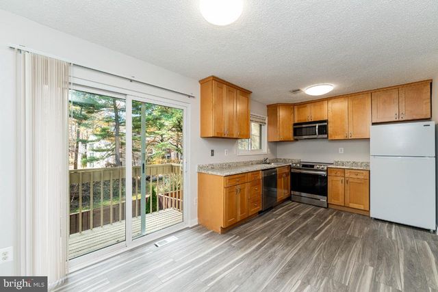 2442 SOUTHGATE SQ, Reston, VA 20191