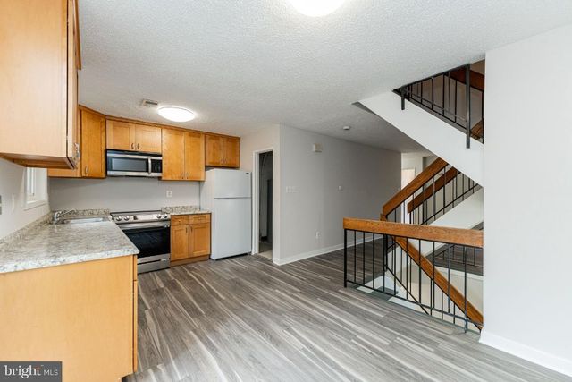 2442 SOUTHGATE SQ, Reston, VA 20191