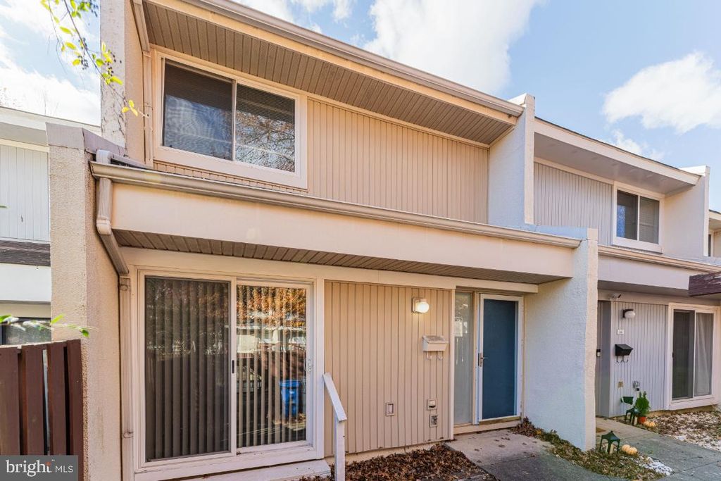 2442 SOUTHGATE SQ, Reston, VA 20191