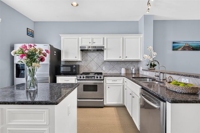 3208 Chenevert Street, Houston, TX 77004
