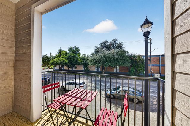 3208 Chenevert Street, Houston, TX 77004