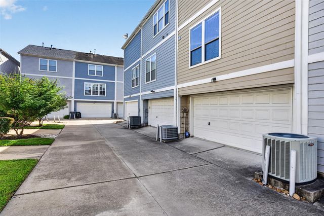 3208 Chenevert Street, Houston, TX 77004