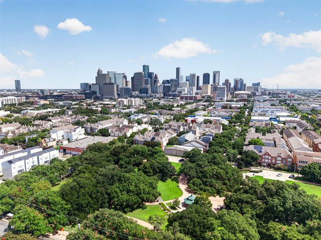 3208 Chenevert Street, Houston, TX 77004