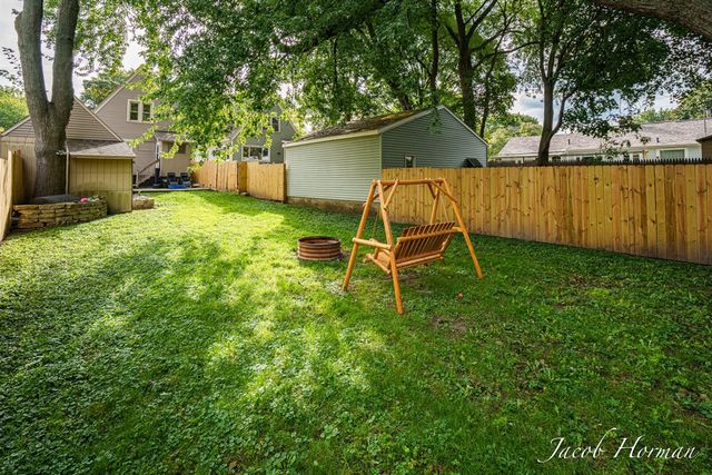 1313 N Jenison Avenue, Lansing, MI 48915
