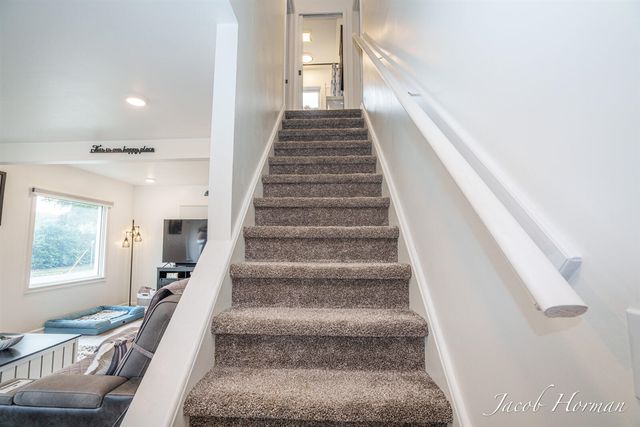 1313 N Jenison Avenue, Lansing, MI 48915