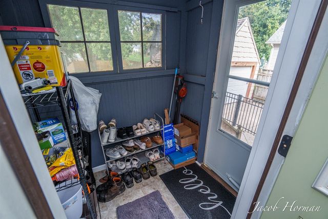 1313 N Jenison Avenue, Lansing, MI 48915