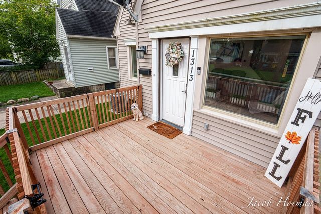 1313 N Jenison Avenue, Lansing, MI 48915