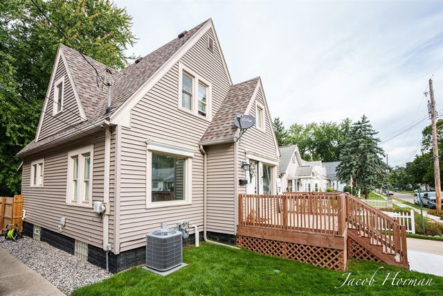 1313 N Jenison Avenue, Lansing, MI 48915