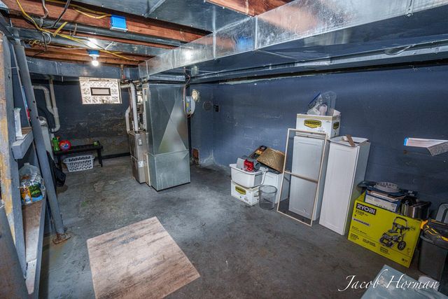 1313 N Jenison Avenue, Lansing, MI 48915