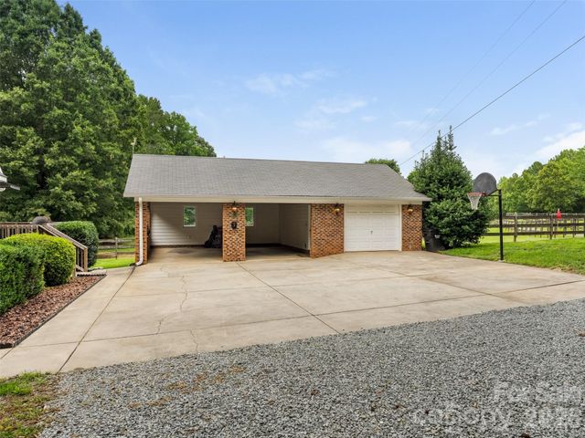 7712 Old Waxhaw Monroe Road, Waxhaw, NC 28173