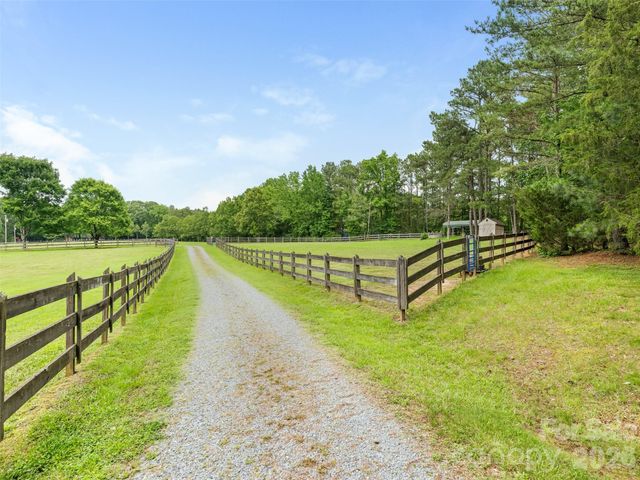 7712 Old Waxhaw Monroe Road, Waxhaw, NC 28173