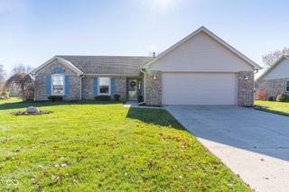4857 W Stonehaven Lane, New Palestine, IN 46163