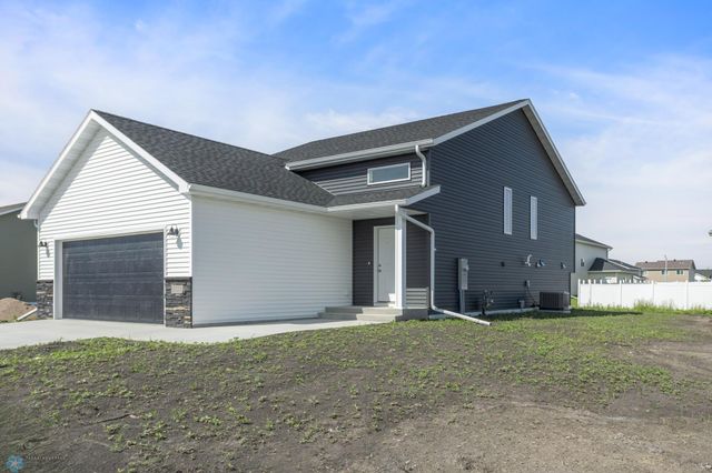 3723 19th Street S, Moorhead, MN 56560