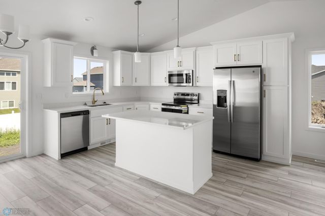 3723 19th Street S, Moorhead, MN 56560
