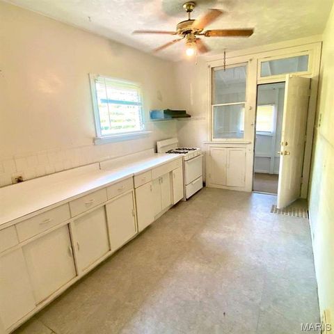 5994 Theodore Avenue, St Louis, MO 63136