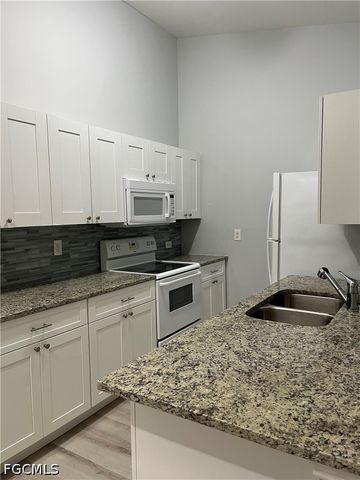 5111 SW Courtyards CT 44, Cape Coral, FL 33914