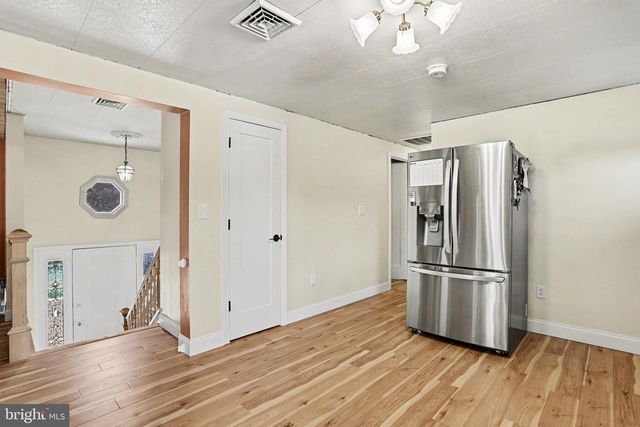 6 PARKER DR, Christiana, PA 17509