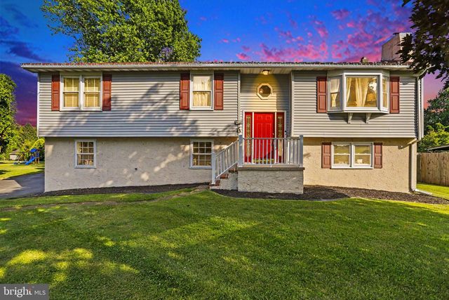 6 PARKER DR, Christiana, PA 17509