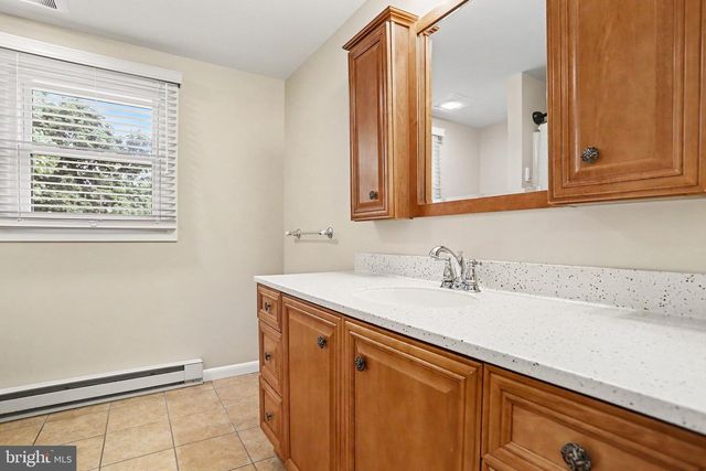 6 PARKER DR, Christiana, PA 17509