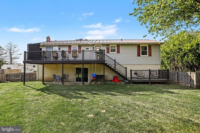 6 PARKER DR, Christiana, PA 17509