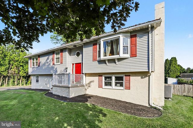 6 PARKER DR, Christiana, PA 17509
