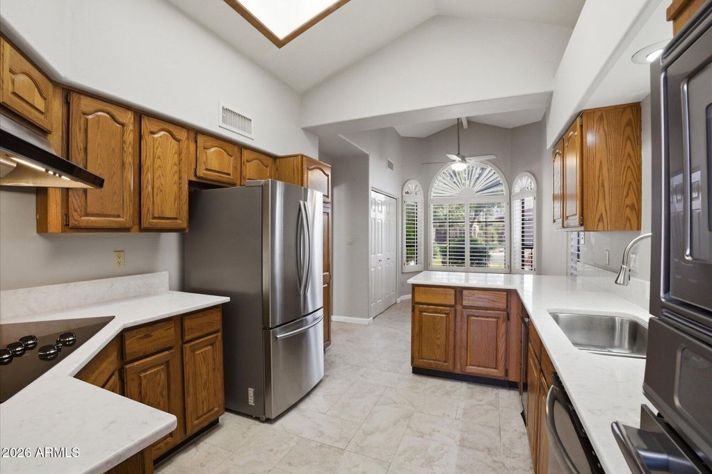 Image 11 of property listing at 4036 E Lupine Avenue, Phoenix, AZ 85028