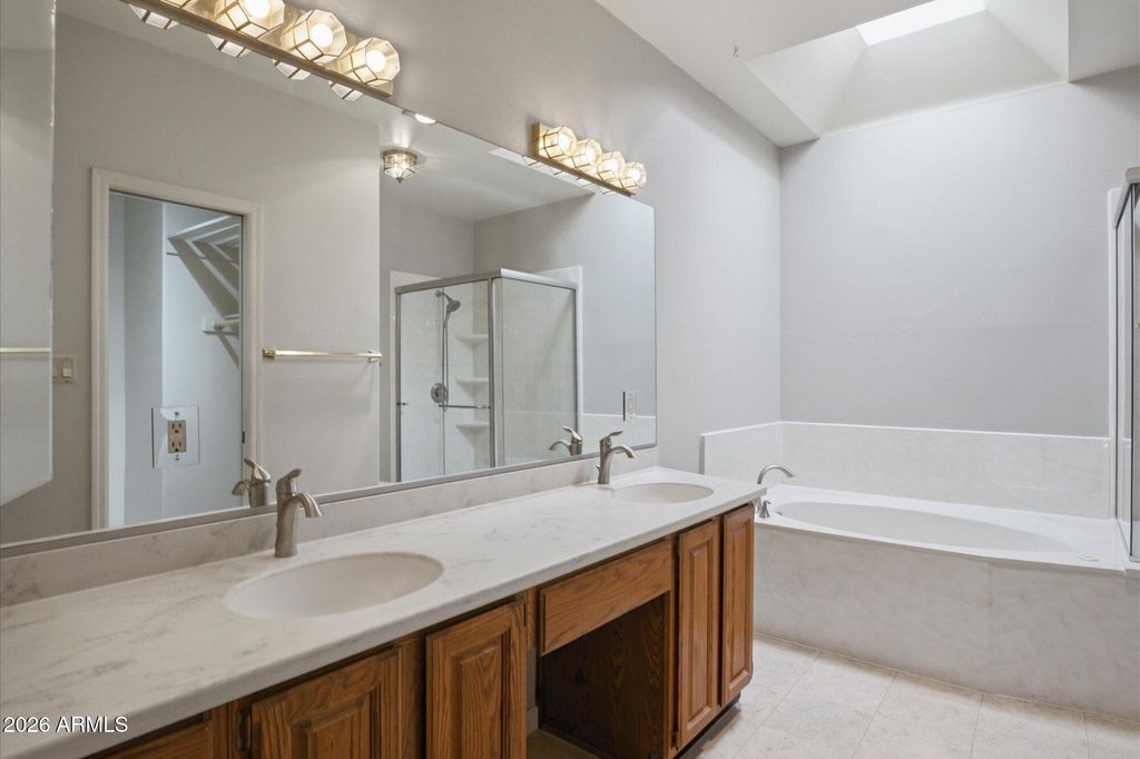 Image 13 of property listing at 4036 E Lupine Avenue, Phoenix, AZ 85028