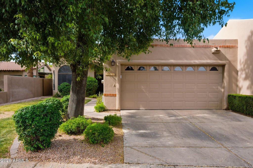 Image 2 of property listing at 4036 E Lupine Avenue, Phoenix, AZ 85028