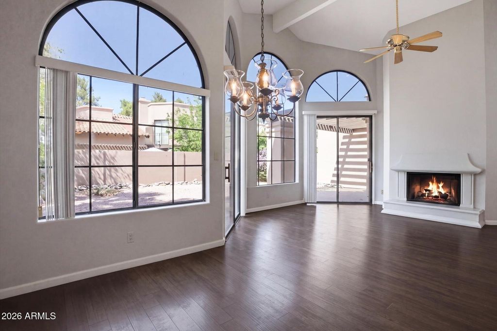 Image 5 of property listing at 4036 E Lupine Avenue, Phoenix, AZ 85028