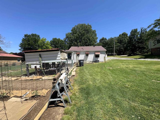 563 S 12th Avenue, Piggott, AR 72454