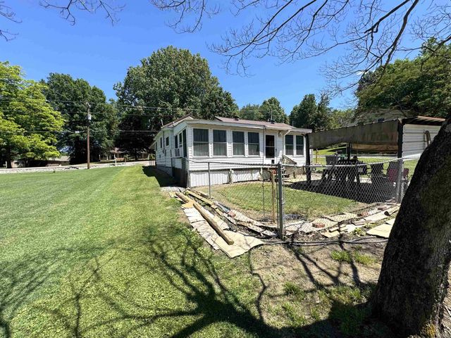 563 S 12th Avenue, Piggott, AR 72454