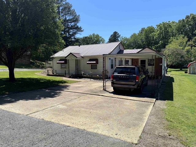 563 S 12th Avenue, Piggott, AR 72454