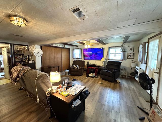 563 S 12th Avenue, Piggott, AR 72454